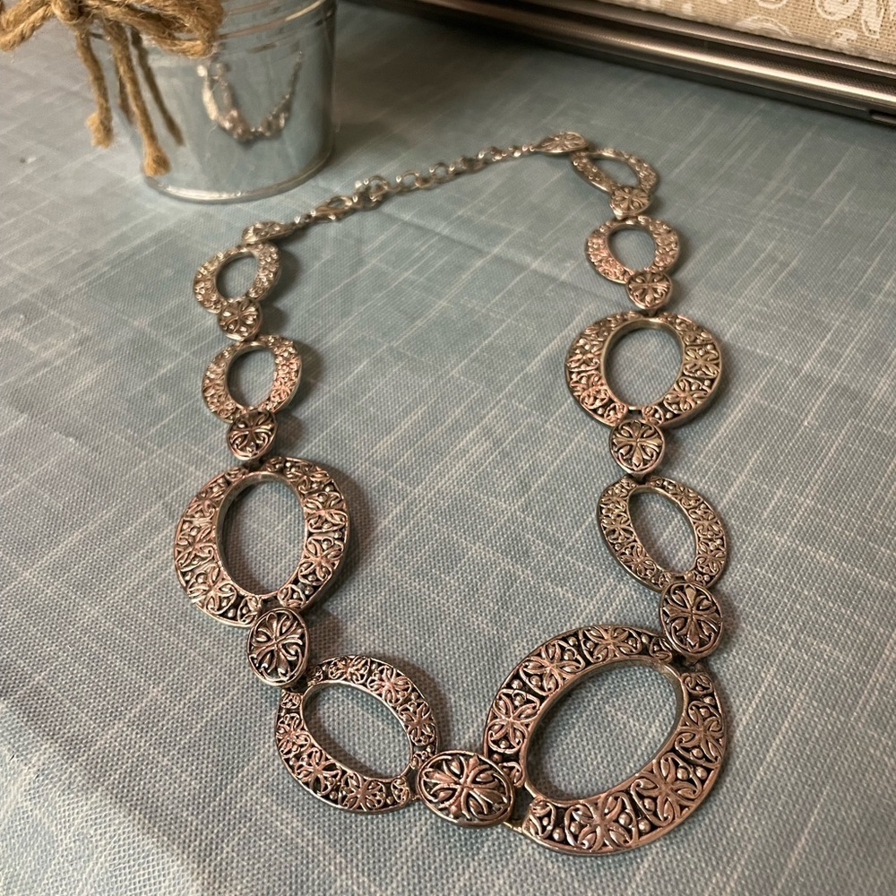 Premier designs silver necklace